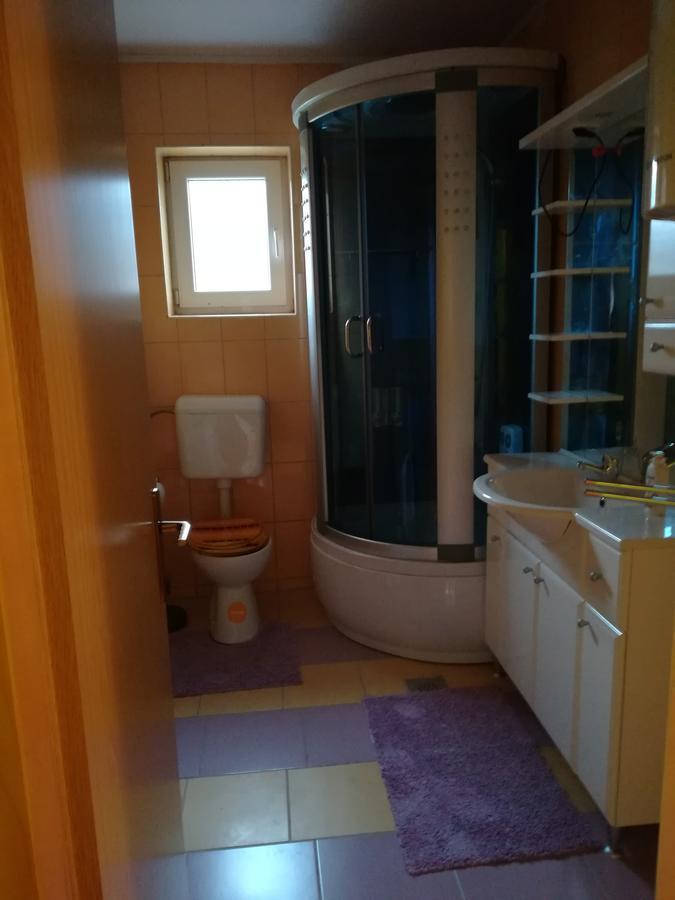 House Natali Apartment Vrhovine Bagian luar foto
