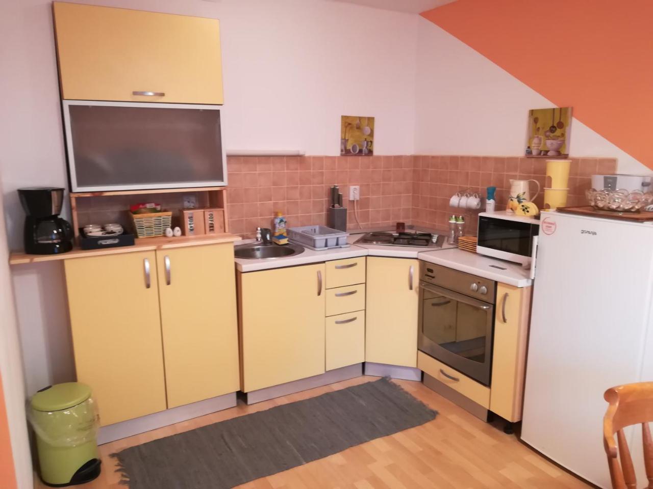 House Natali Apartment Vrhovine Bagian luar foto