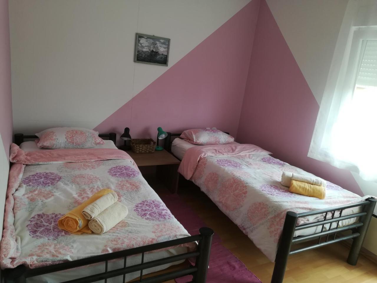 House Natali Apartment Vrhovine Bagian luar foto
