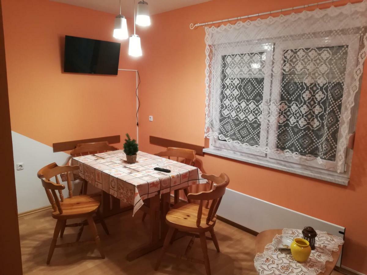 House Natali Apartment Vrhovine Bagian luar foto